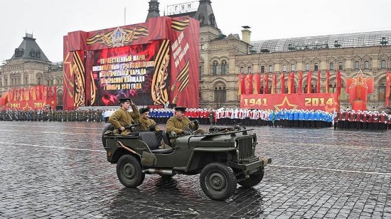 На Красной площади в Москве состоялся торжественный марш, посвященный историческому параду 7 ноября 1941 года