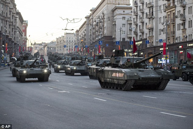 В Москве впервые показали внешние детали новейшего российского танка