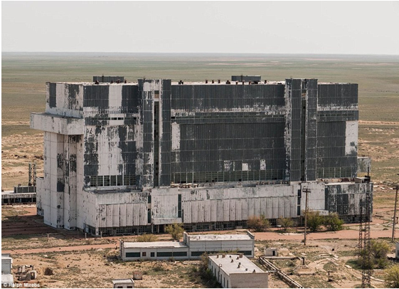 Опубликованы фотографии брошенного и забытого советского шаттла ?Буран?