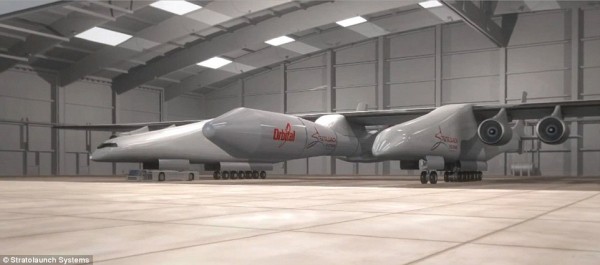 Самый большой в мире самолет Stratolaunch запустят в следующем году