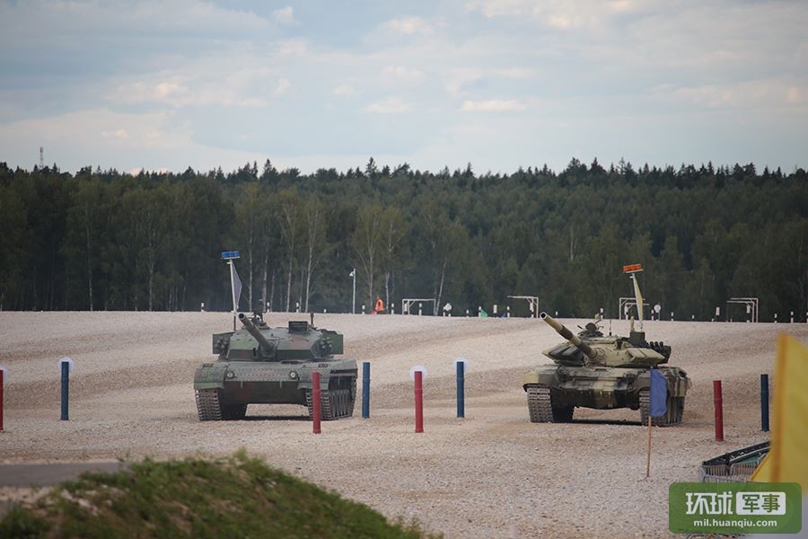 Китайские танкисты завоевали серебро в соревнованиях "Танковый биатлон"