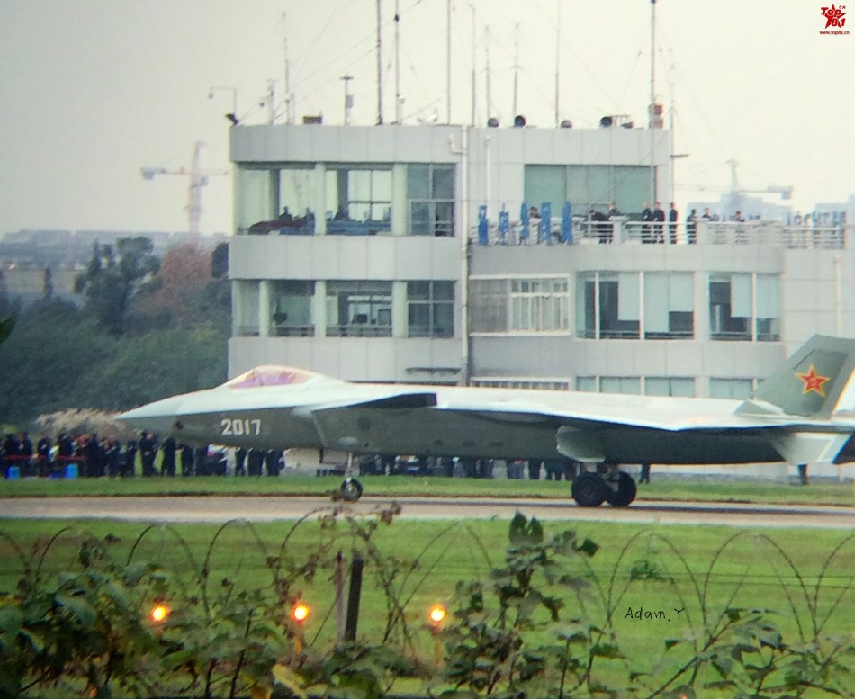 Новейший прототип J-20 отечественного производства совершил пробный полет