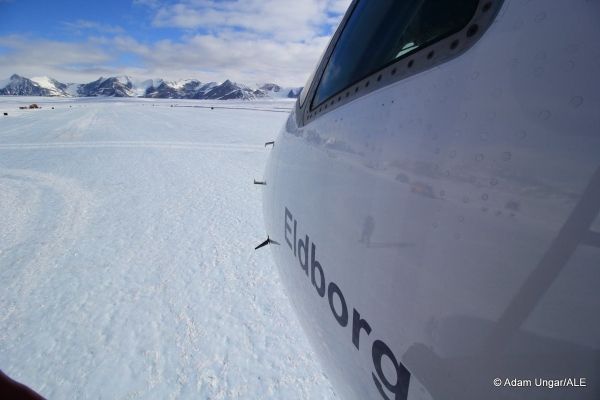  Пассажирский Boeing 757 авиакомпании  Исландии приземлился в Антарктиде