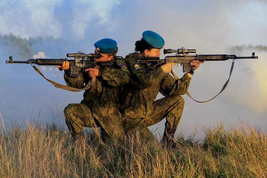 Российские девушки-военослужащие снова попали в центр внимания китайских Интернет-пользователей