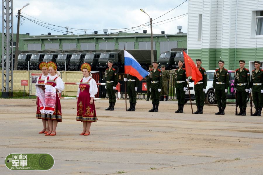 Китайские военные прибыли в Москву для участия в танковом биатлоне