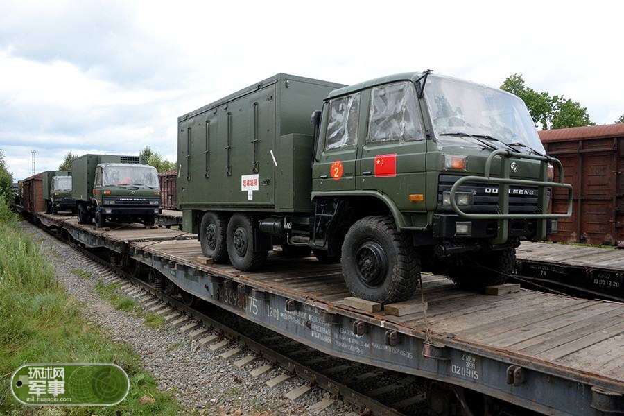 Китайские военные прибыли в Москву для участия в танковом биатлоне