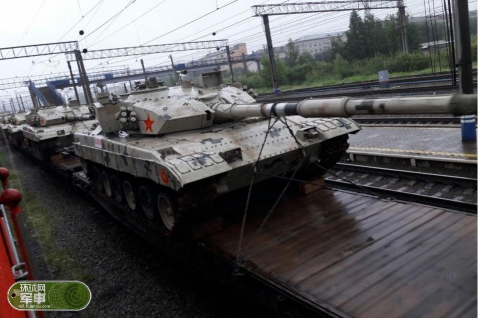 Китайские военные прибыли в Москву для участия в танковом биатлоне