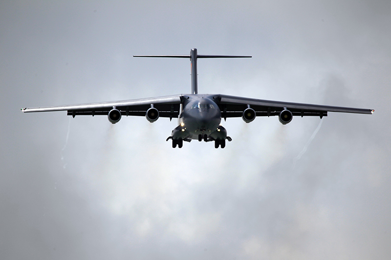 Тяжелый китайский транспортер "Y-20" прибыл в Чжухай