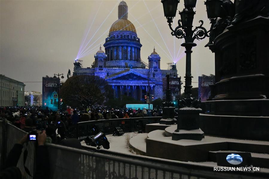 Фестиваль света в Петербурге