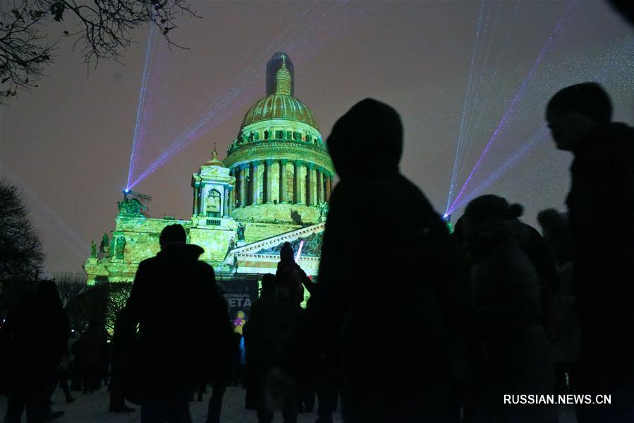 Фестиваль света в Петербурге