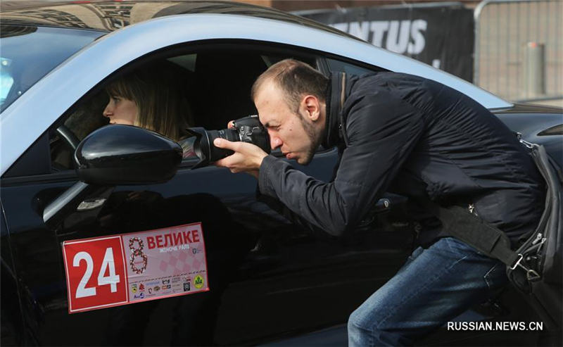 В честь 8 Марта в Киеве состоялось традиционное женское авторалли