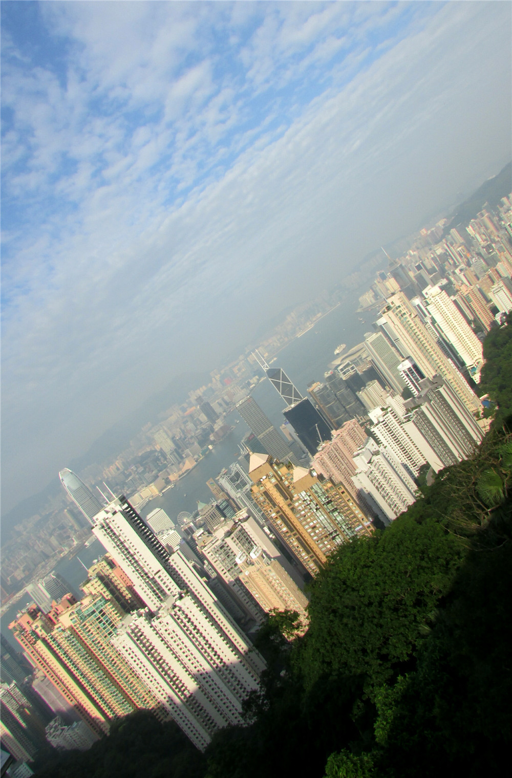 Пик Виктория (Victoria Peak) - место, которое вдохновляет и потрясает. -Фото сделаны в октя-бр-е  2016 года