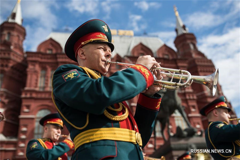 В Москве прошел первый концерт летнего сезона концертной программы "Военные оркестры в парках"