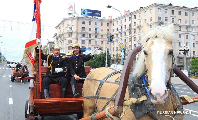 Парад спасателей и техники МЧС прошел в Минске