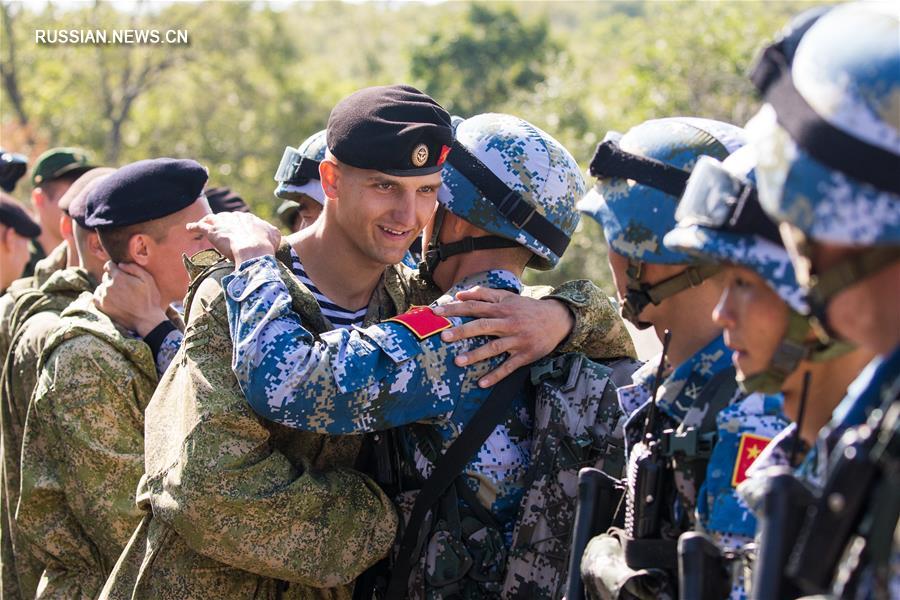 Морские пехотинцы Китая и России провели совместное антитеррористическое состязание