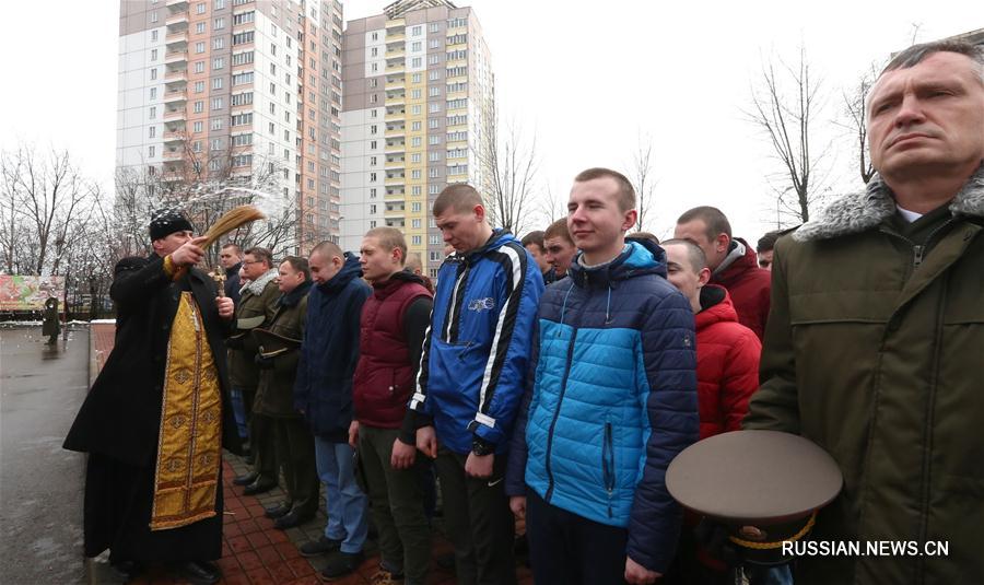 Около 11 тыс новобранцев пополнят ряды Вооруженных сил Беларуси