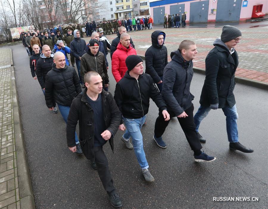 Около 11 тыс новобранцев пополнят ряды Вооруженных сил Беларуси