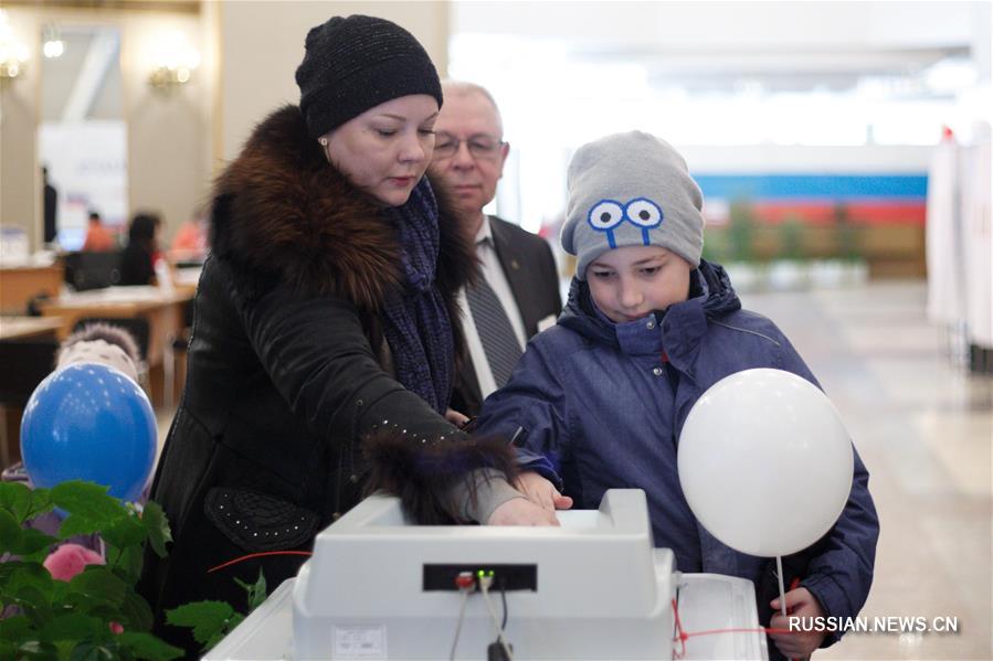 Москвичи голосуют на президентских выборах