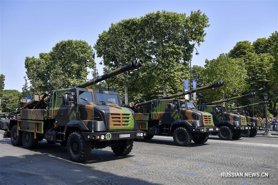 На Елисейских полях прошел военный парад в честь Национального праздника Франции