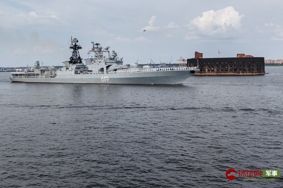 В Санкт-Петербурге состоялась генеральная репетиция военно-морского парада в честь Дня ВМФ