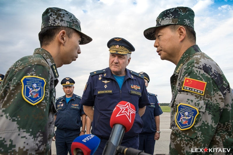 Китайские военнослужащие прибыли в Россию для участия в антитеррористических учениях ШОС ?Мирная миссия – 2018?