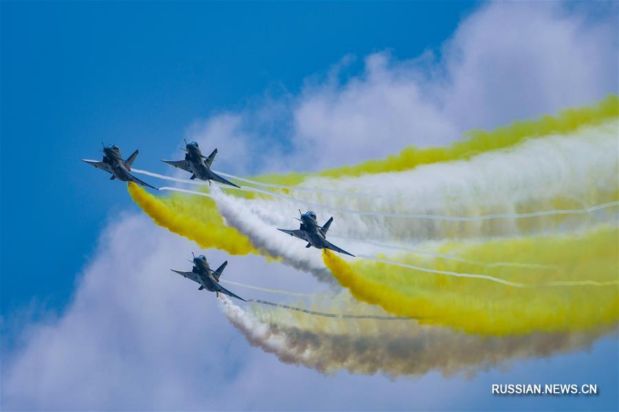 Авиашоу на Airshow China в городе Чжухай