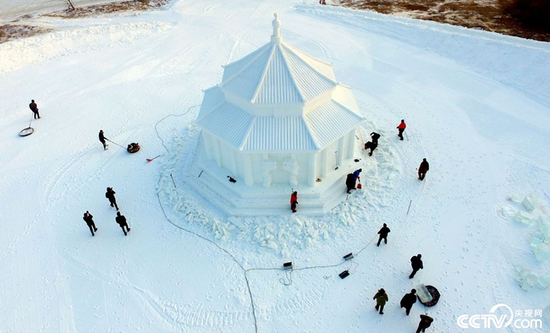 В Шэньяне создали дворец из снега и льда 