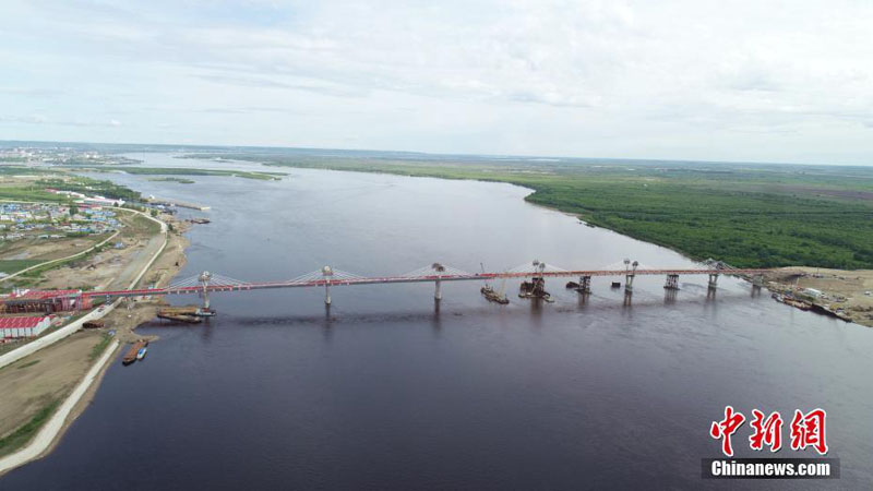 Соединены китайская и российская части автодорожного моста через реку Хэйлунцзян