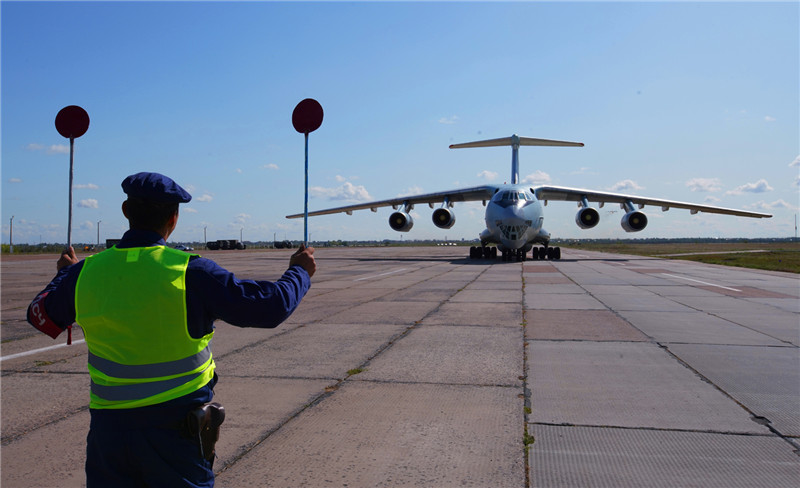 Участвующая в военных учениях ?Центр-2019? китайская армия доехала до России