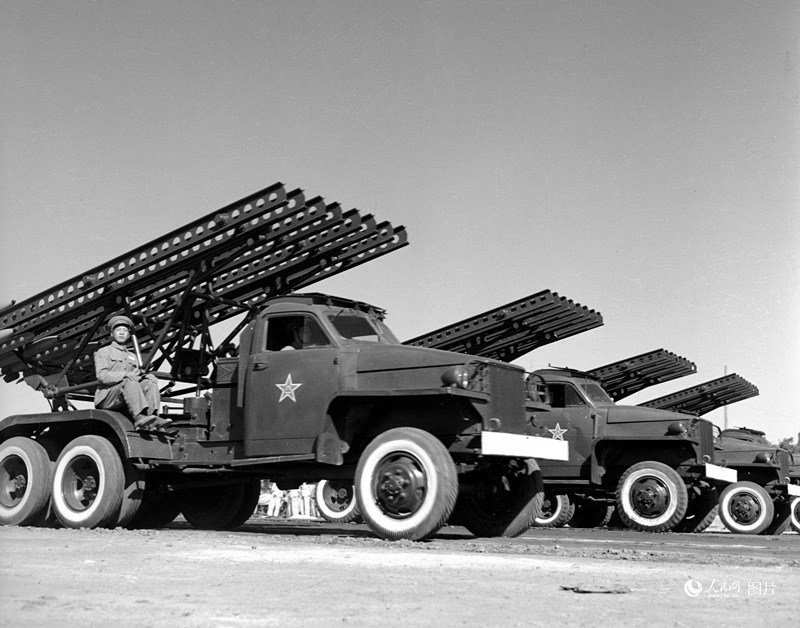 Фотографии с парадов с 1949 по 1959 годы в честь образования КНР