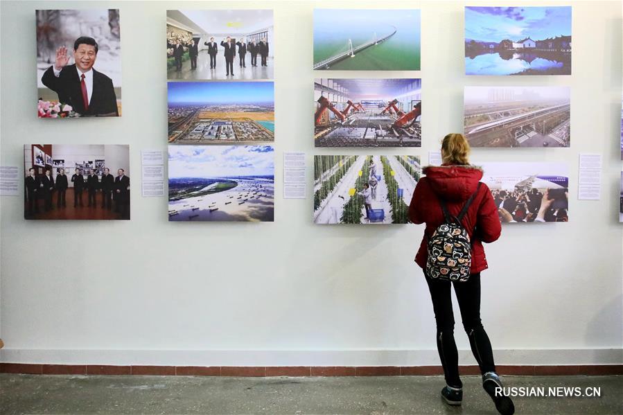 В Караганде открылась фотовыставка "70 лет славных достижений" о становлении и развитии Китая