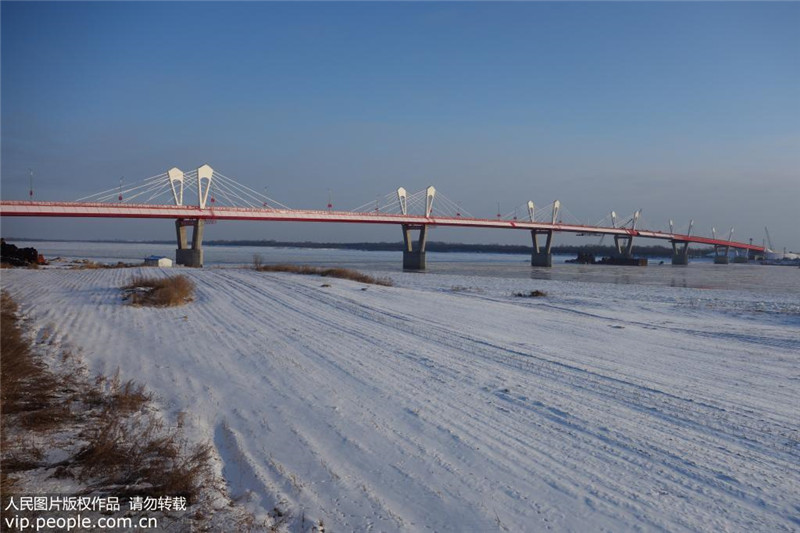 Автодорожный мост через реку Хэйлунцзян на территории Китая достроен