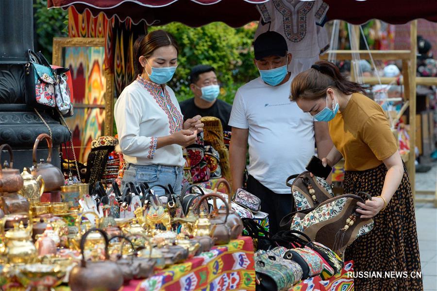 Летняя прогулка по Большому базару в Урумчи