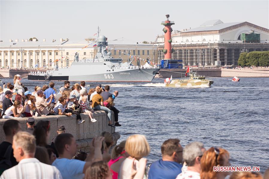 В Петербурге прошла репетиция парад в честь Дня ВМФ