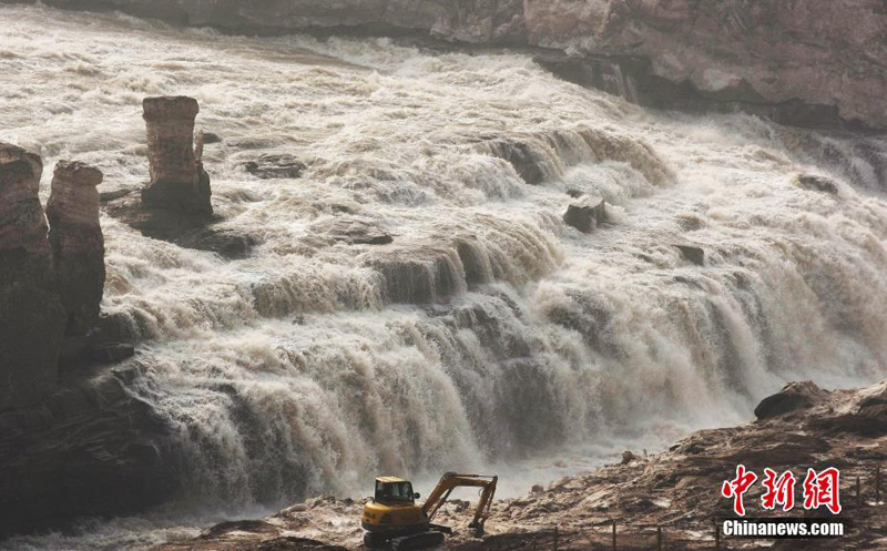 Зафиксировано самое раннее начало весеннего половодья на водопаде Хукоу за последние 20 лет