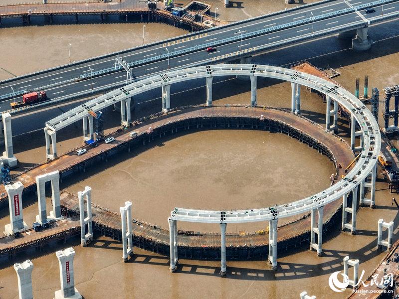 В городе Нинбо идет строительство крупнейшей в Азии скоростной морской развязки