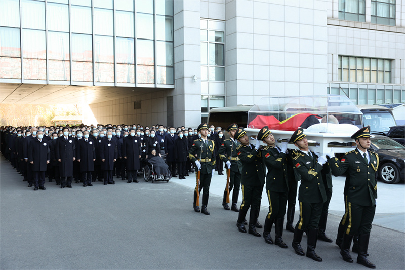 Тело Цзян Цзэминя кремировано в Пекине