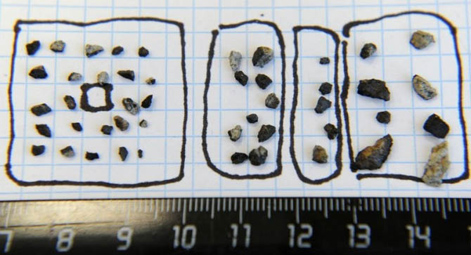 Ученые показали осколки метеорита, упавшего на Урале