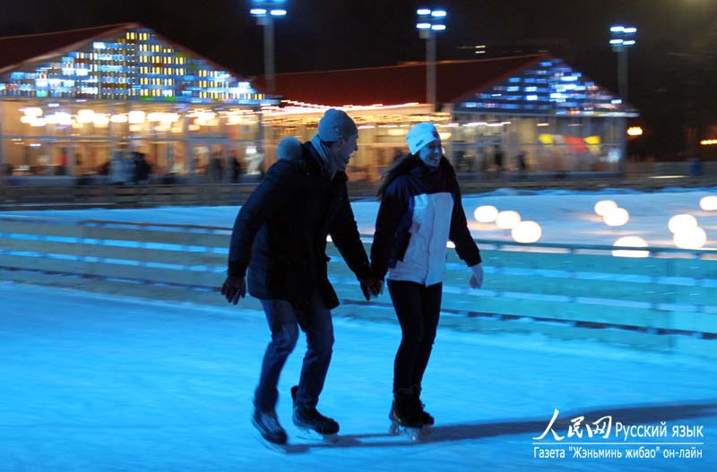 Самый большой в Европе каток в парке им. Горького в Москве (14)