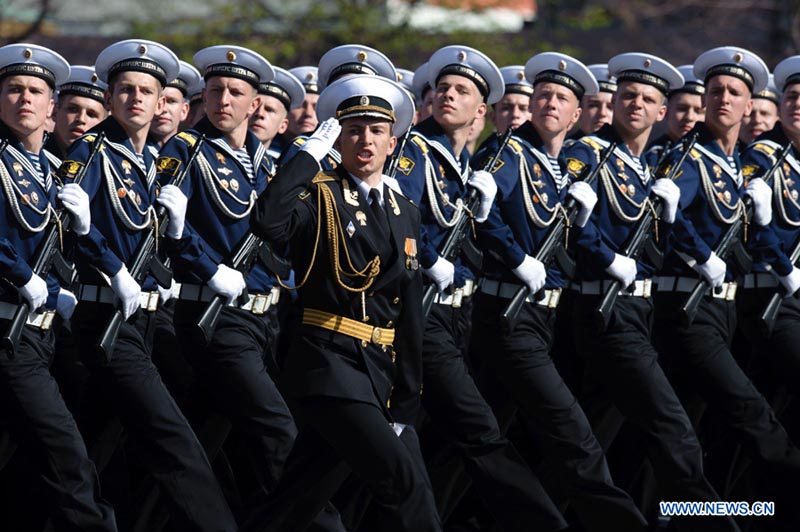 В Москве на Красной площади прошел военный парад в ознаменование 68- й годовщины победы в Великой Отечественной войне (10)