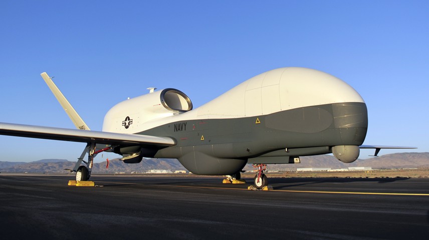 БПЛА MQ-4C Global Hawk американских ВМС успешно совершил первый полет (3)