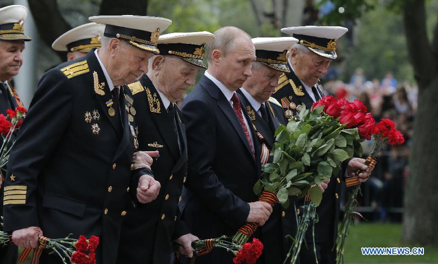 В. Путин побывал в Севастополе для участия в торжественных мероприятиях, посвященных Дню Победы (2)